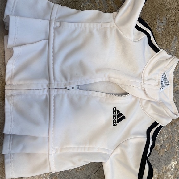 Adorable - Picture 4 of 4